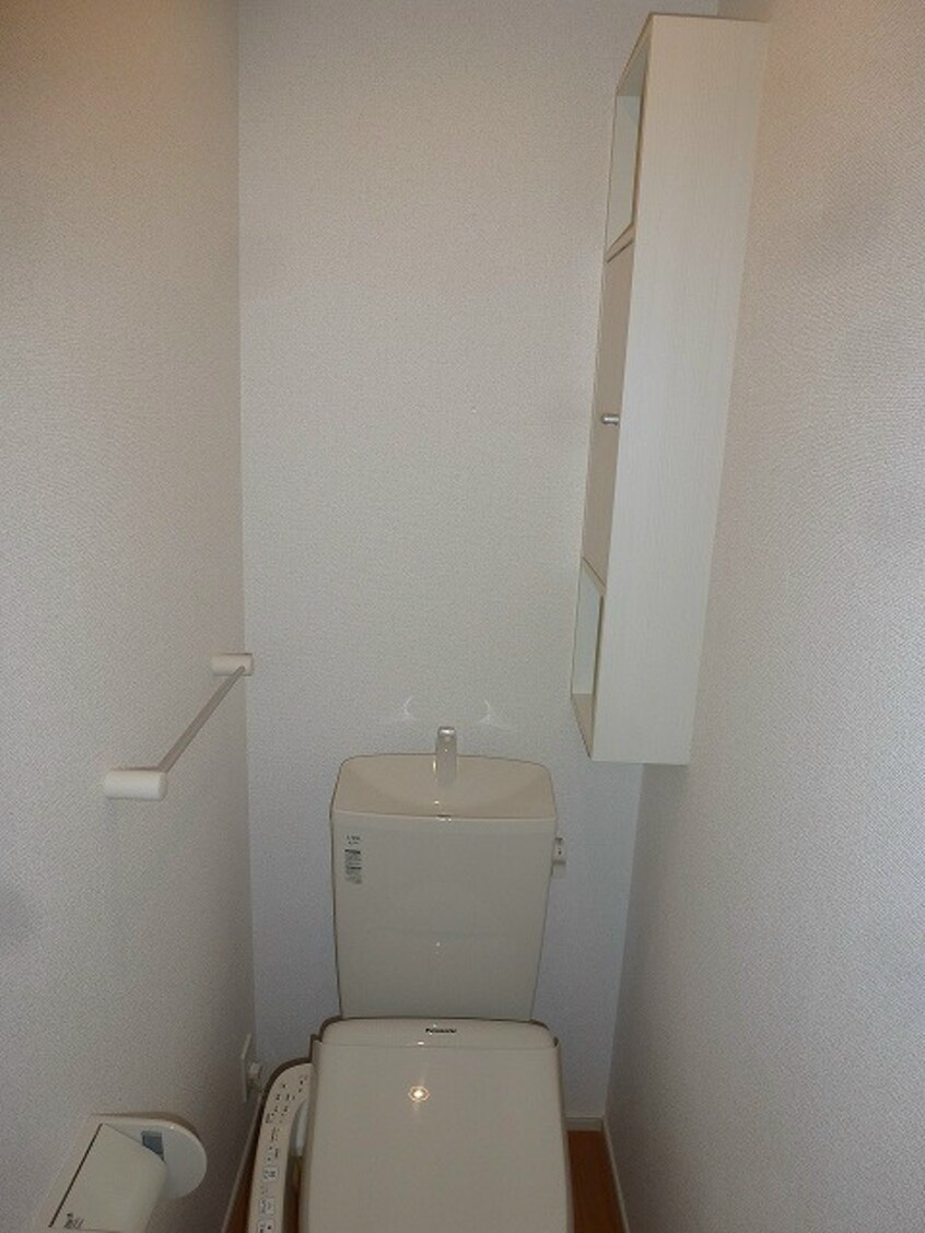 105号室のお部屋です タッセル