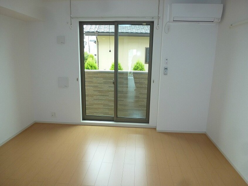 105号室のお部屋です タッセル