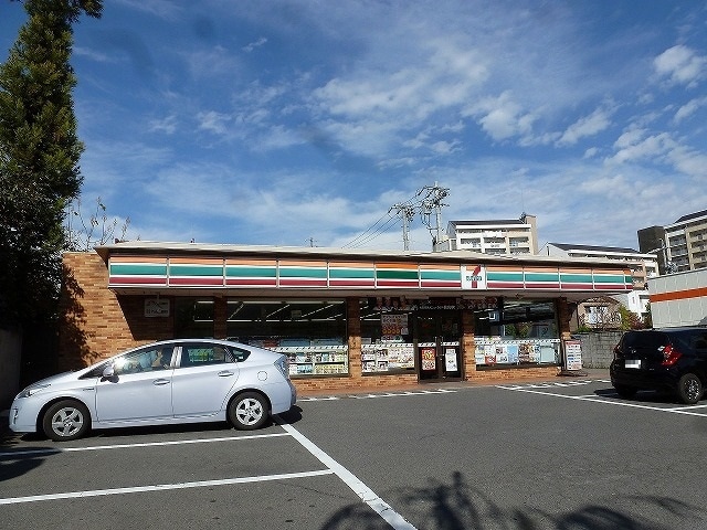 ｾﾌﾞﾝｲﾚﾌﾞﾝ 長野柳町店(コンビニ)まで119m クローバーハイツ