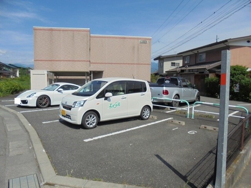  長野電鉄長野線/信濃吉田駅 徒歩10分 1階 築23年