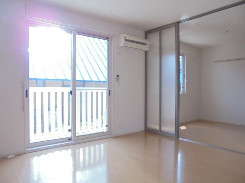 写真は101号室です（参考） メゾン・ド・ポミエ