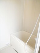 写真は202号室です。（参考） シャンブル花岡