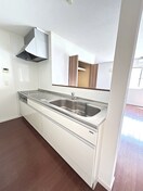 写真は103号室です（参考） プランドール三輪