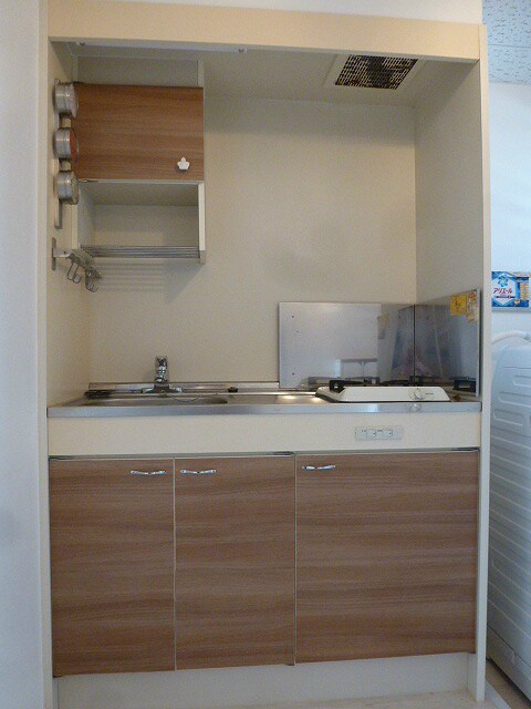 写真は202号室です（参考） カーサ・クリタ