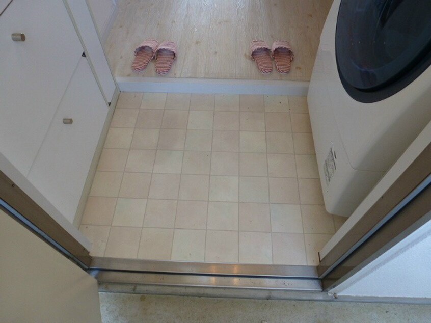 写真は202号室です（参考） カーサ・クリタ