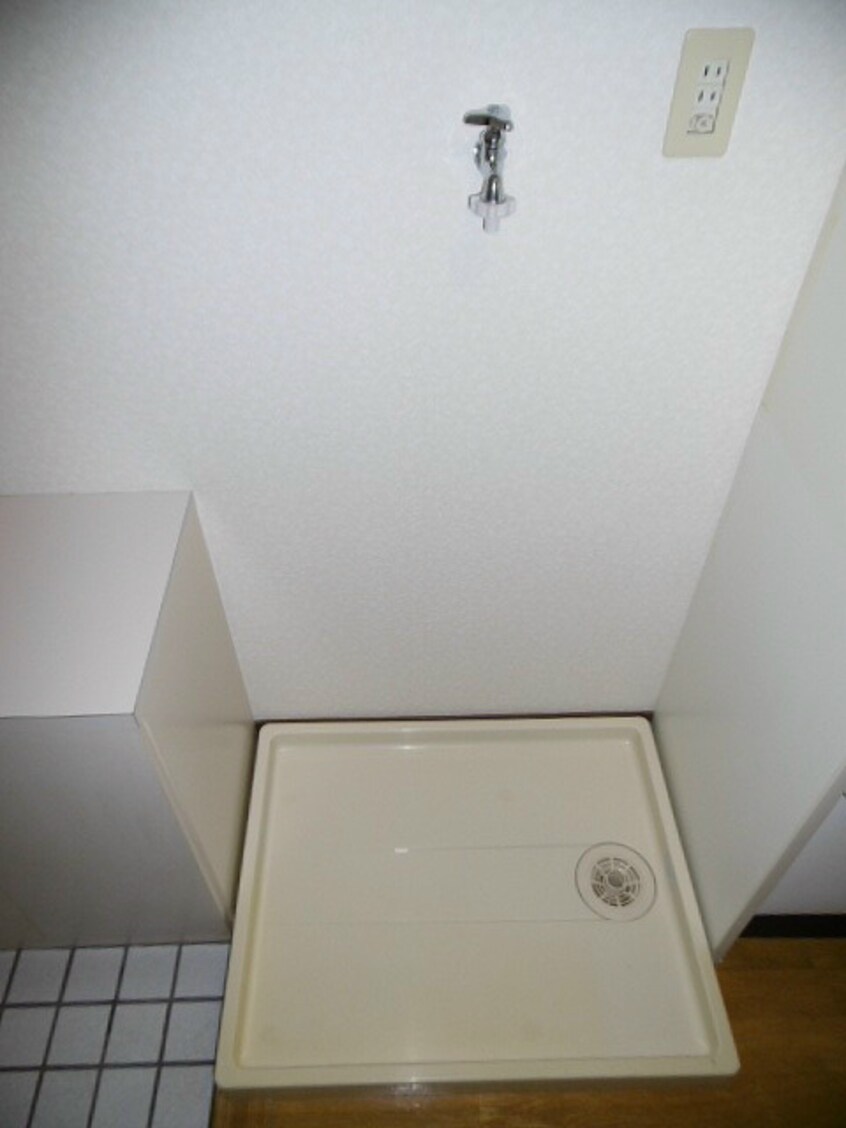 洗濯機置き場　写真は3-Ｅ号室です ＮＰハイツ