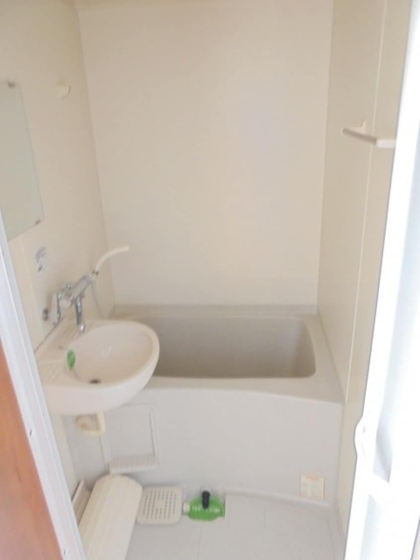 写真は101号室です（参考） レピュート