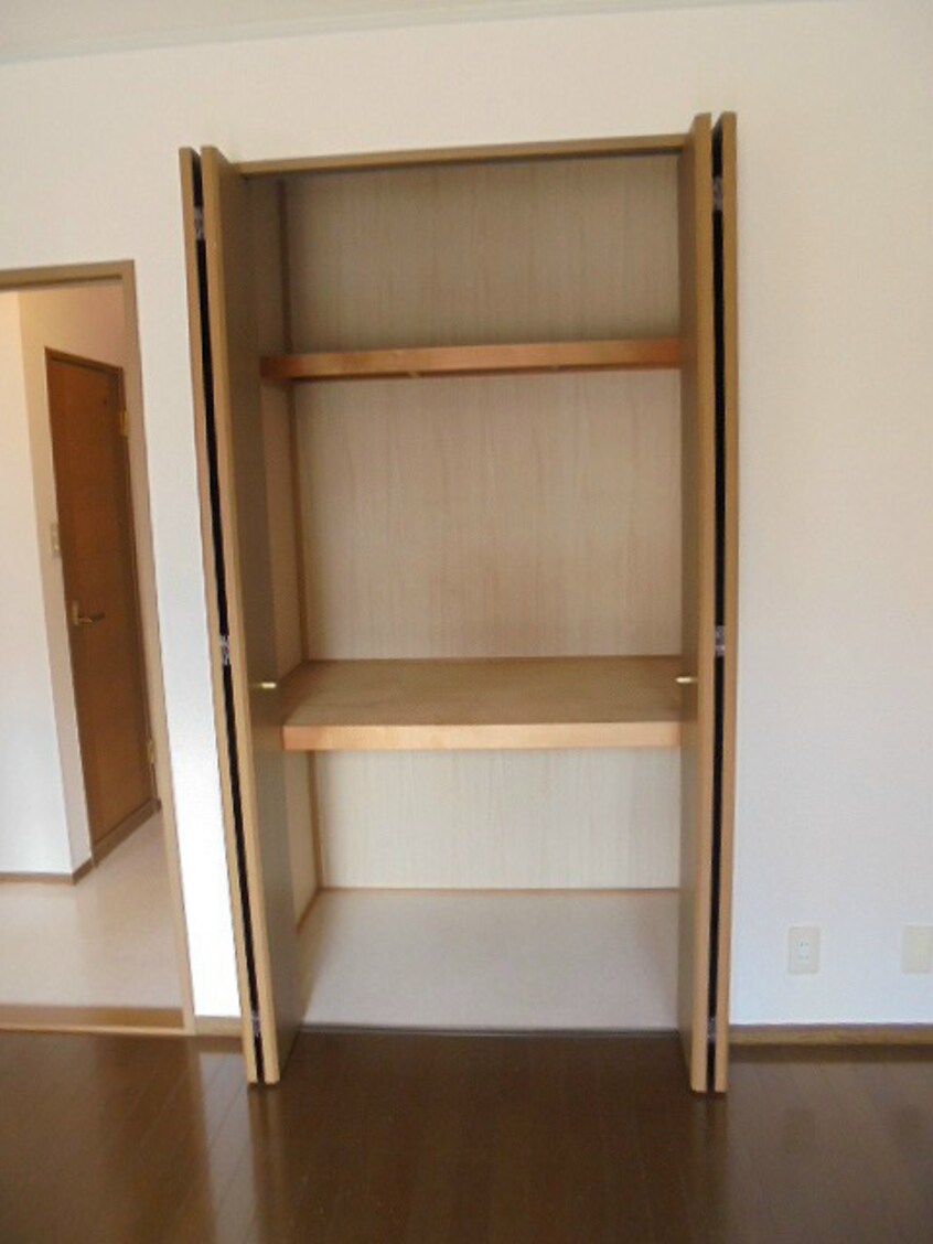 写真は102号室です（参考） 三才パレスA