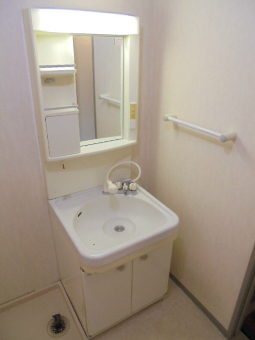 ※写真は別号室です コンフォート轟A