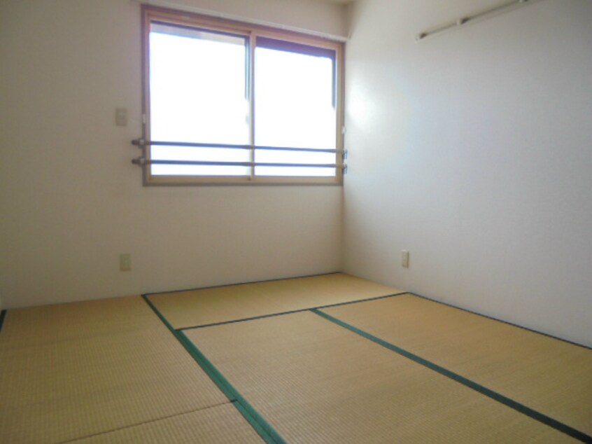 ※写真は別号室です コンフォート轟A