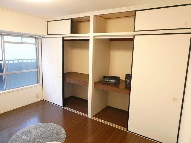  Astour（エストゥール）