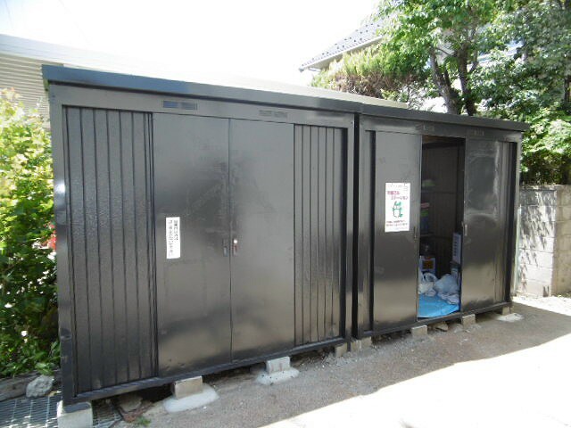 敷地内ゴミ置場 Astour（エストゥール）