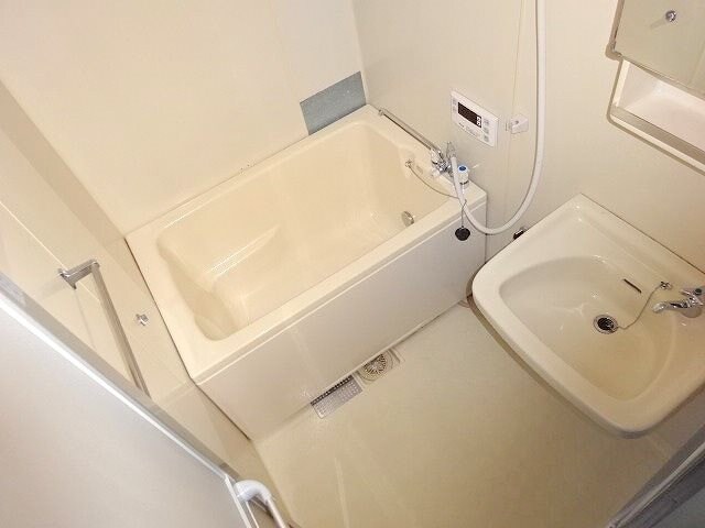 写真は202号室です（参考） ベル・コーポ