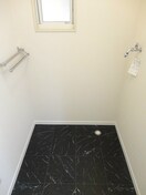 洗濯機置き場　　　※写真は別号室です（反転） グリーンマウント本城Ｗ棟