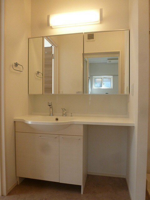 写真は102号室です（参照） クレストコート