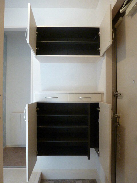 写真は102号室です（参照） クレストコート