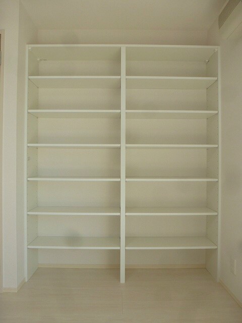 写真は102号室です（参照） クレストコート