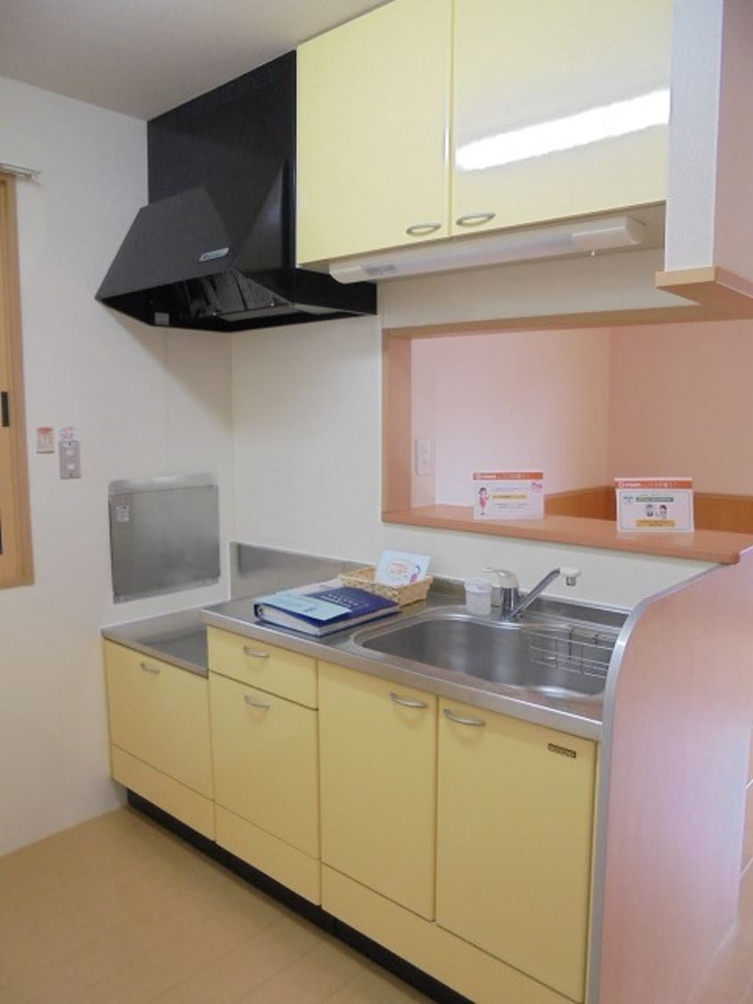 写真は101号室です（参考） プリマヴェーラ尾張部E