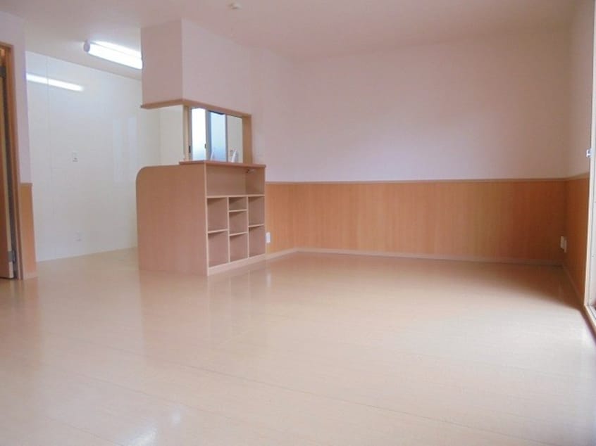 写真は101号室です（参考） プリマヴェーラ尾張部E