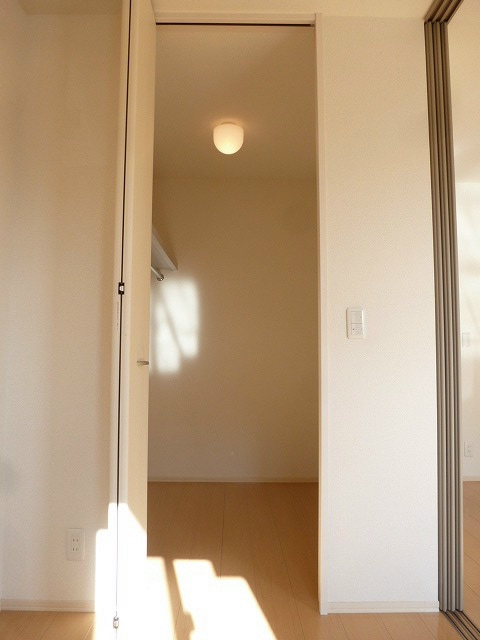  アネーロ　マリ