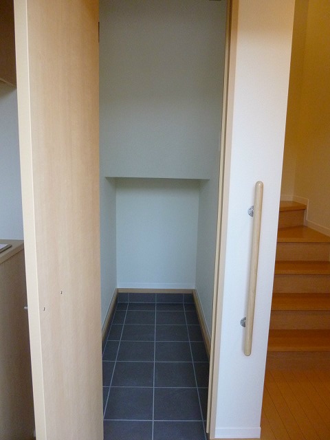 写真は201号室です。（参考） 信越本線/安茂里駅 徒歩7分 2階 築11年