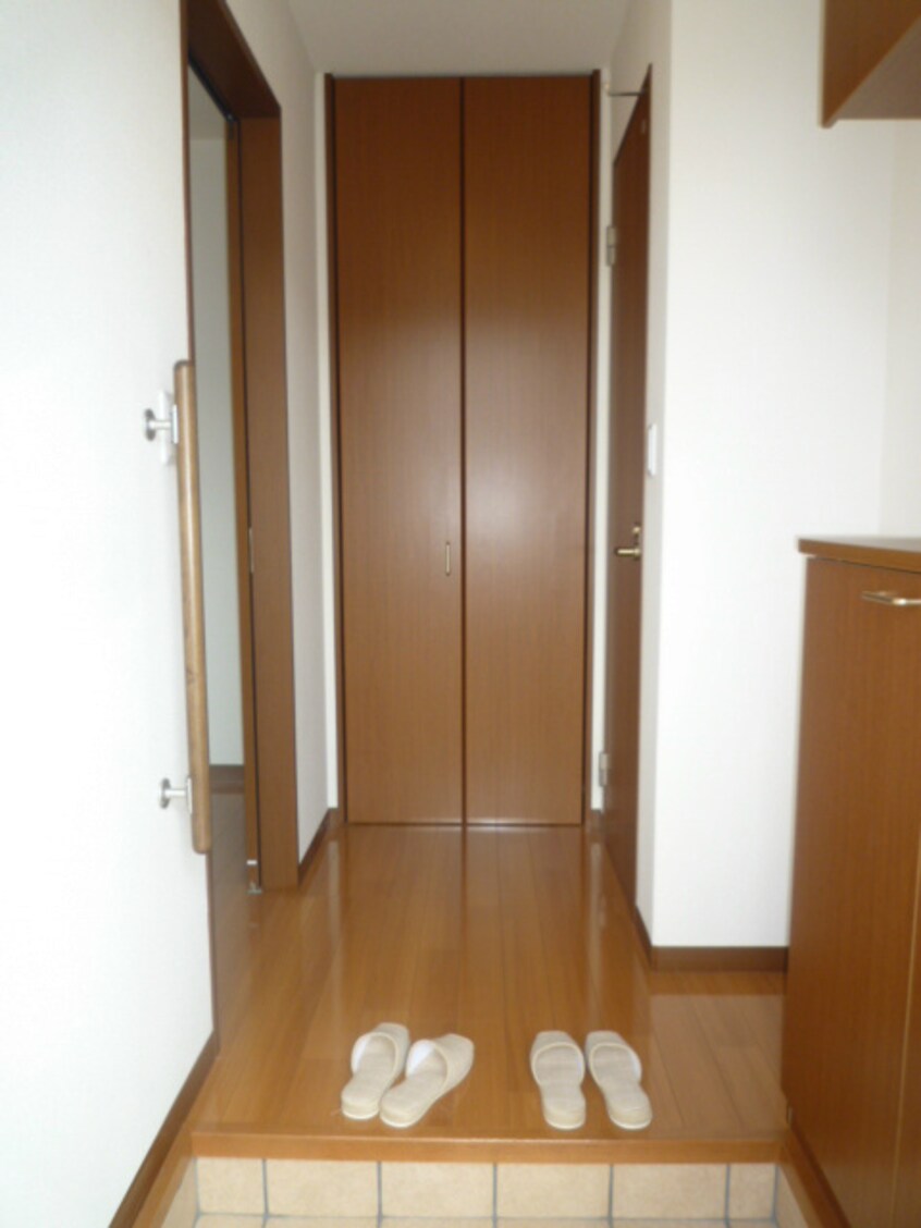 ※写真は101号室です（反転） クレドール三輪Ｗ棟