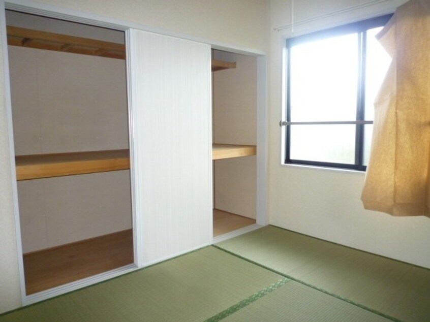写真は102号室です。（参考） ディアス向日葵Ｂ棟