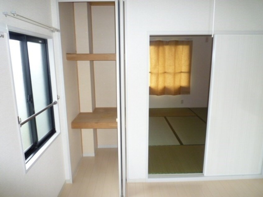 写真は102号室です。（参考） ディアス向日葵Ｂ棟