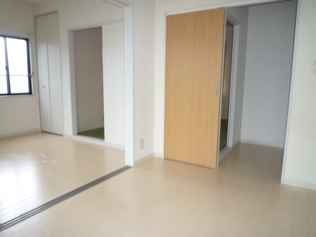 写真は102号室です。（参考） ディアス向日葵Ｂ棟