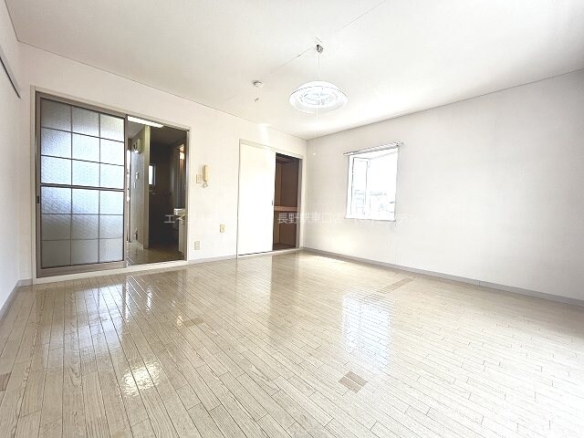 ※写真は201号室のものです。（参考） ハイツサンフローレ