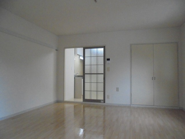 ※写真は201号室のものです。（参考） ハイツサンフローレ