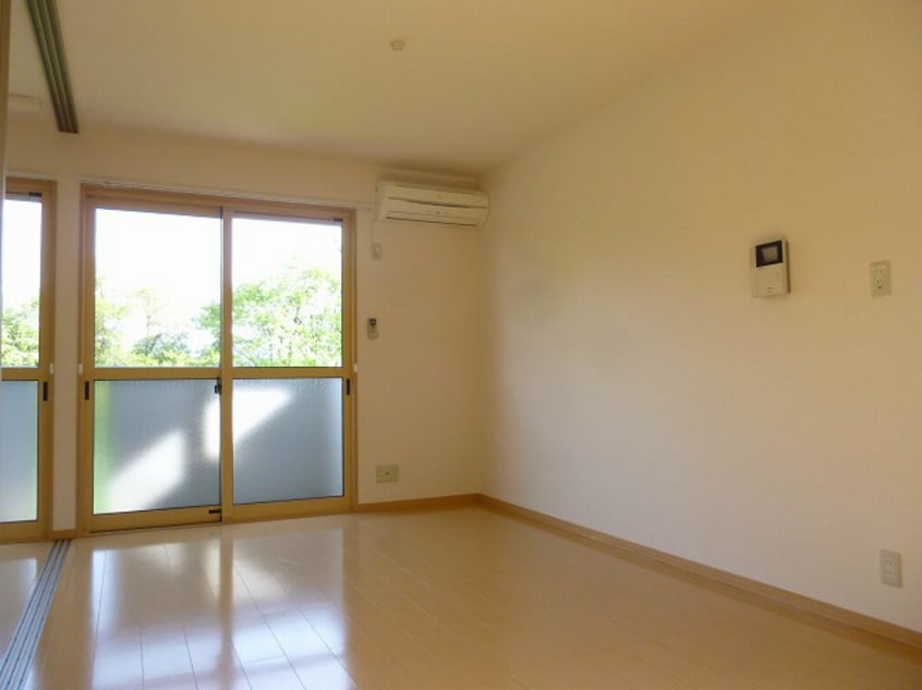 ※写真は202号室です。ご参考下さい。 シャルルアモリＡ棟