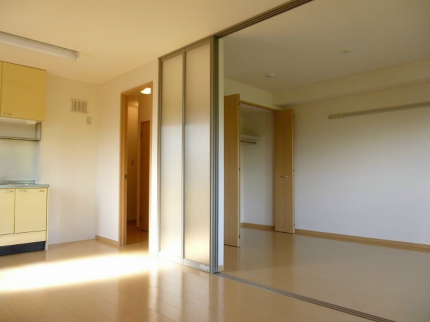 ※写真は202号室です。ご参考下さい。 シャルルアモリＡ棟