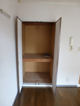 写真は別号室です。