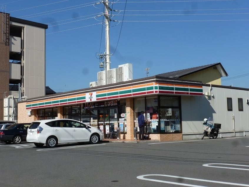 ｾﾌﾞﾝｲﾚﾌﾞﾝ 長野鍋屋店(コンビニ)まで365m メゾン山崎Ｃ棟
