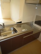 写真は202号室です。（参考） プラティーク・M