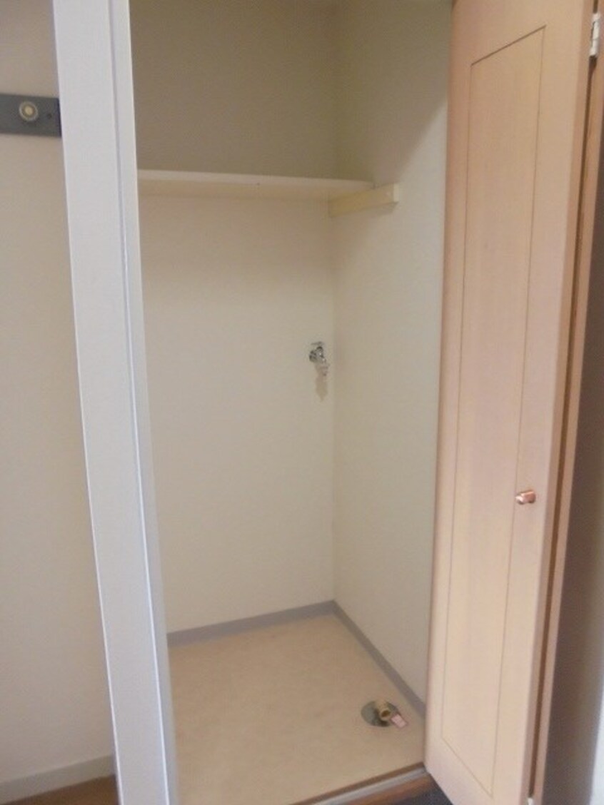 洗濯機置き場 写真は303号室です（参考） ＮＥＷ　ＨＯＵＳＥ・とくなが