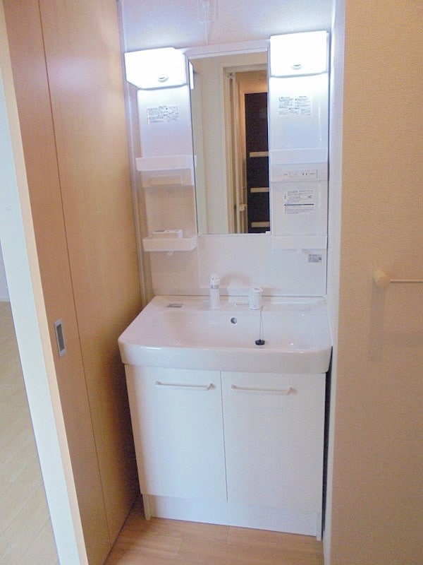 写真は102号室です（参考） エルヴィータ