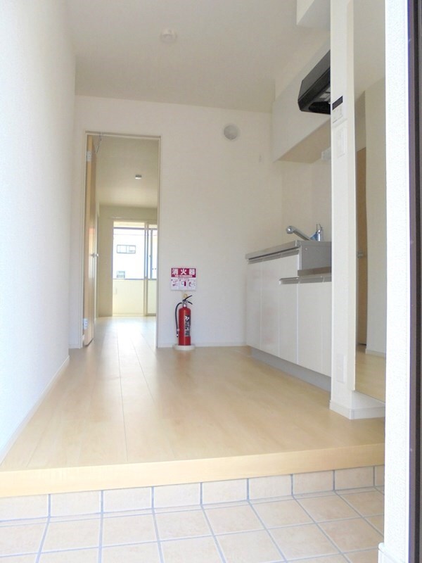 写真は102号室です（参考） エルヴィータ