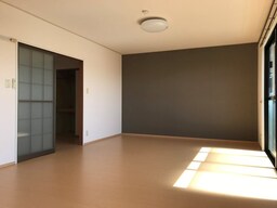 写真は202号室です（参考）