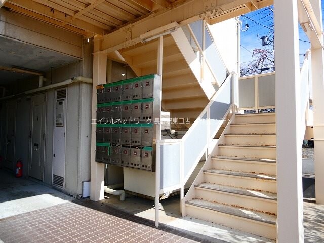  コーポロイヤル