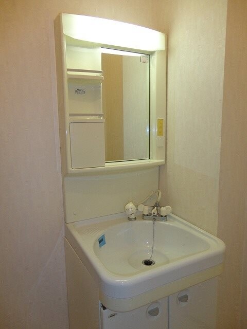  ロイヤル・ウイングB