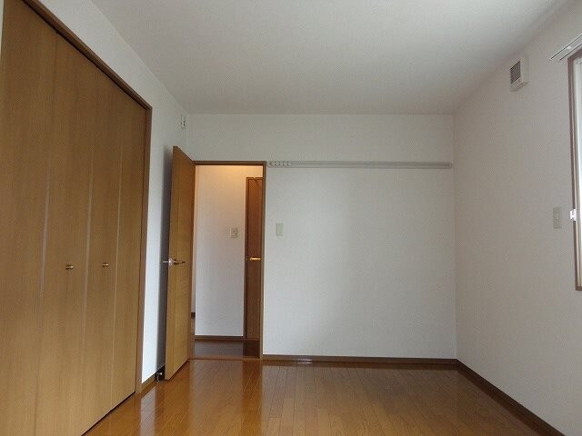  ロイヤル・ウイングB