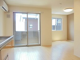 写真は101号室です（参考）