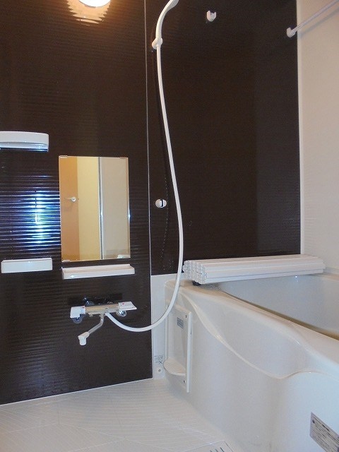 写真は101号室です（参考） ウイング・コート