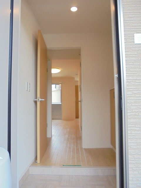 写真は101号室です（参考） ウイング・コート