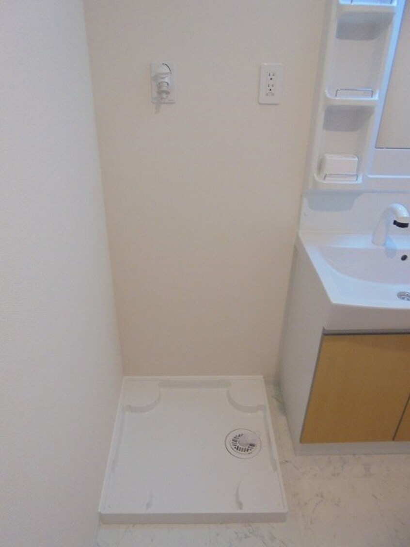 洗濯機置き場 写真は101号室です（参考） ウイング・コート