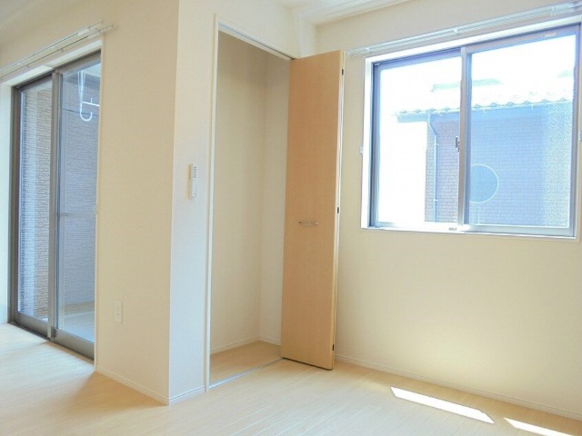 写真は101号室です（参考） ウイング・コート