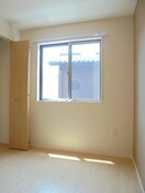 写真は101号室です（参考） ウイング・コート