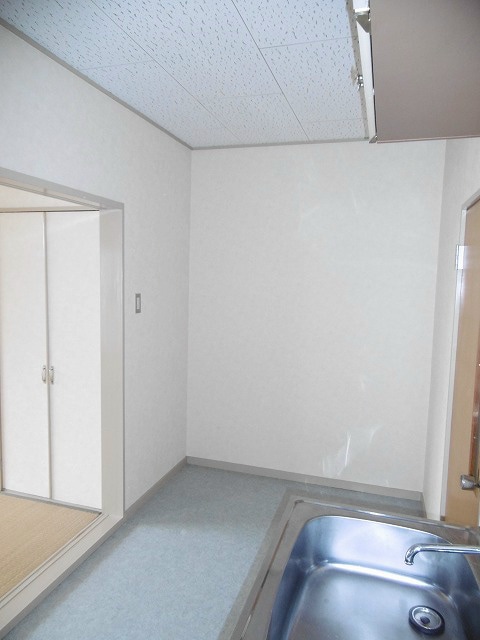 ※写真は別号室です（参考） ハウス深山